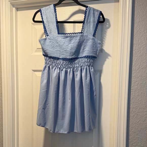 Light Blue Sleeveless Dress - Picture 1 of 4
